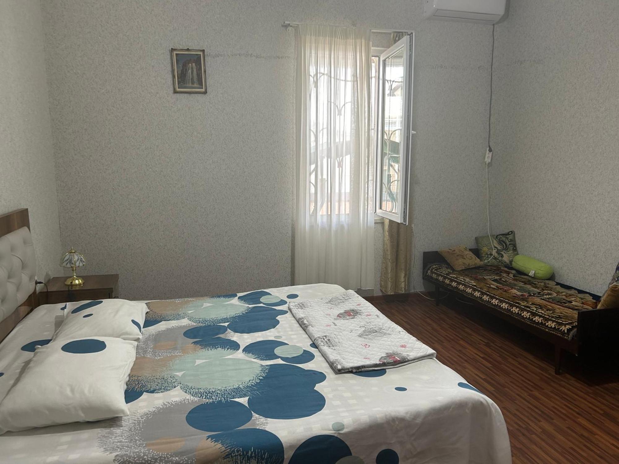 Guest House Medea Кутаиси Екстериор снимка