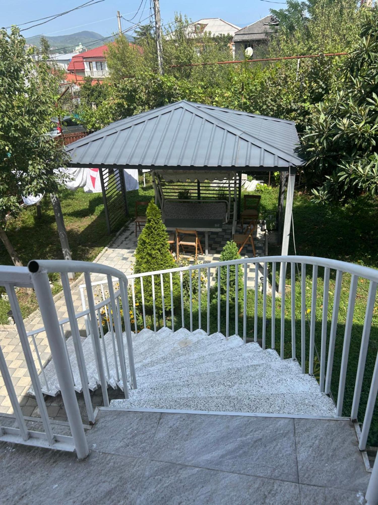 Guest House Medea Кутаиси Екстериор снимка