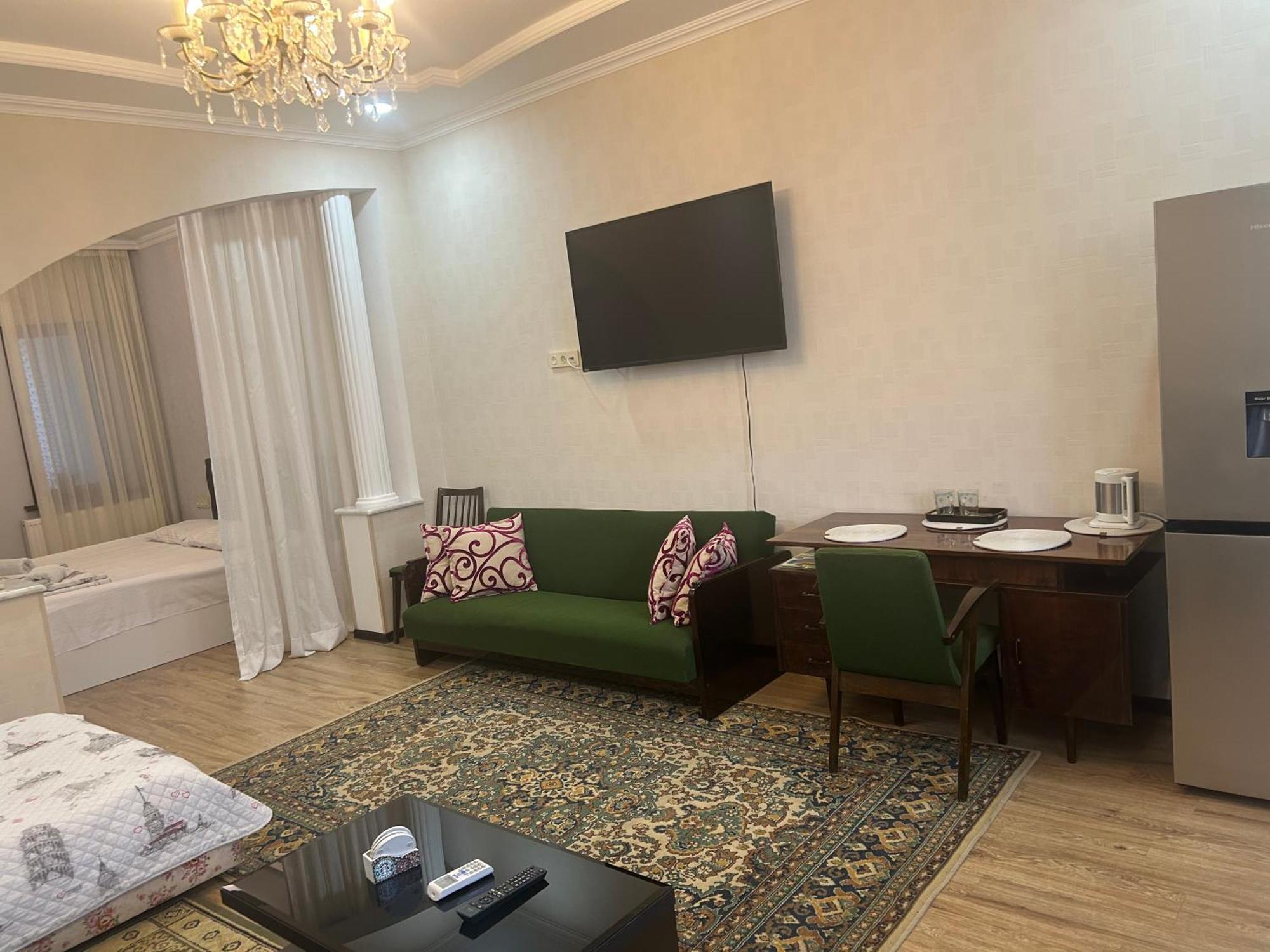 Guest House Medea Кутаиси Екстериор снимка