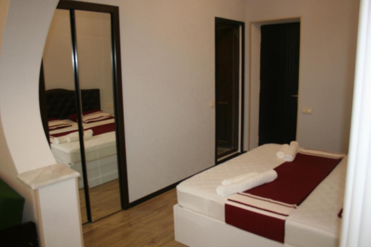 Guest House Medea Кутаиси Екстериор снимка