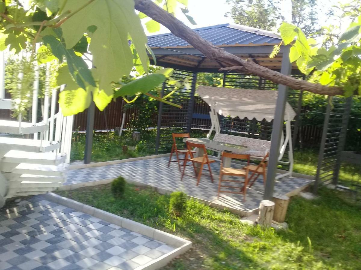 Guest House Medea Кутаиси Екстериор снимка